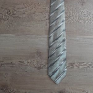 Men tie